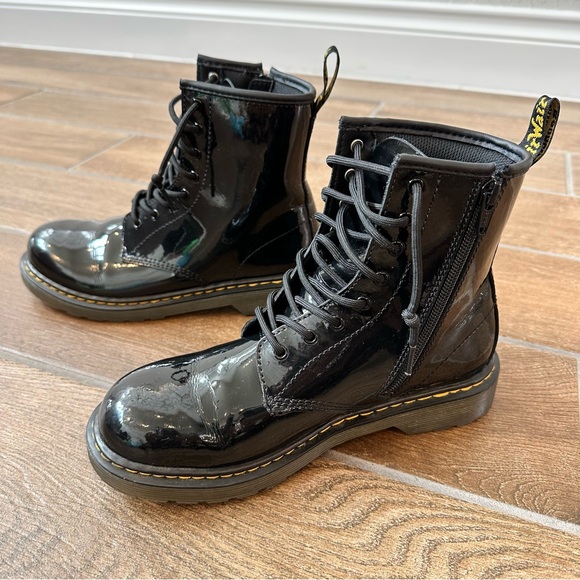 Doc Marten’s Junior 1460 Patent Leather Lace Up Boots Size 5 Black Lucido - Picture 9 of 14